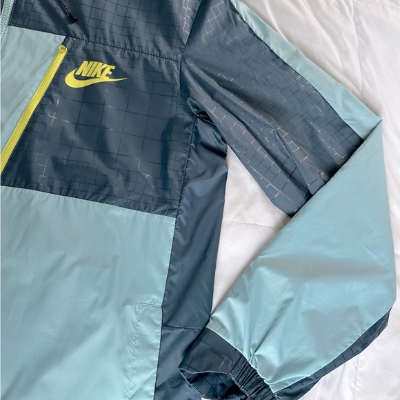 Nike Windbreaker Track Jacket - Picture 2 of 12